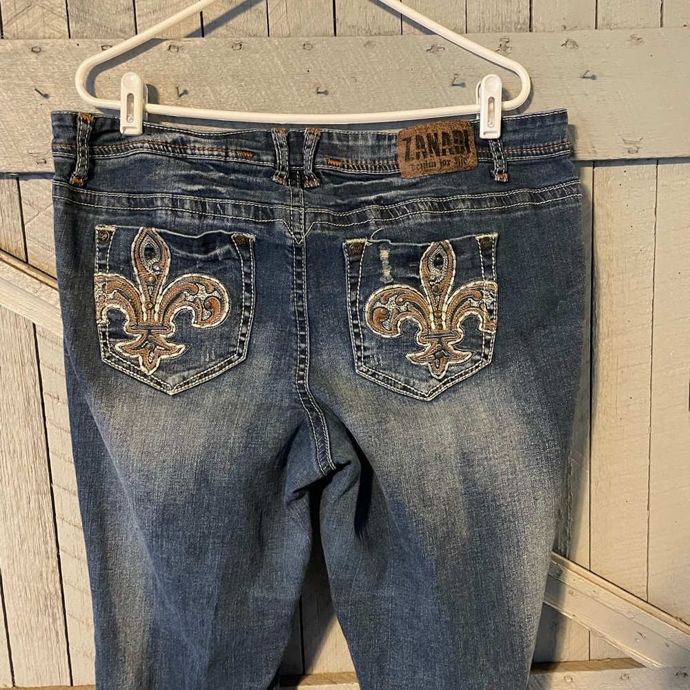Zanadi Y2K Wide Leg Distressed Jeans - Picture 6 of 7